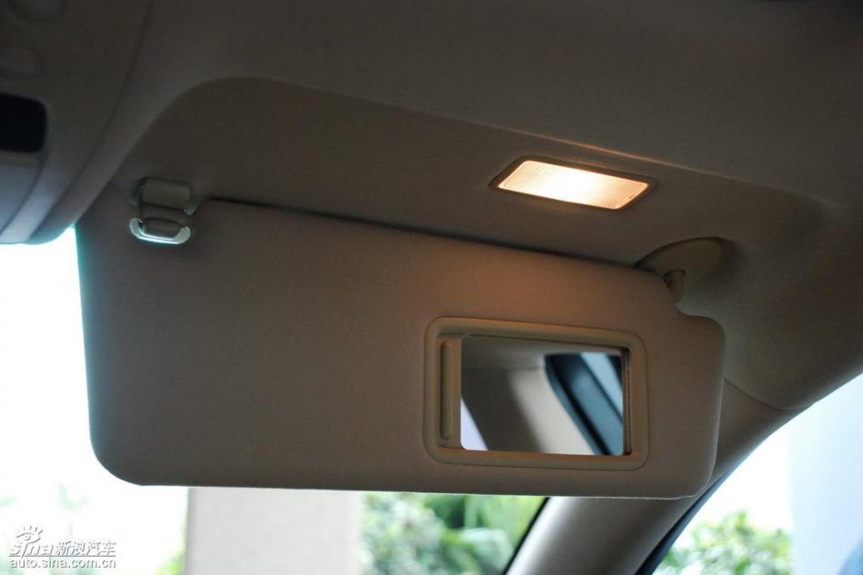 雷克萨斯GS450h内饰实拍图