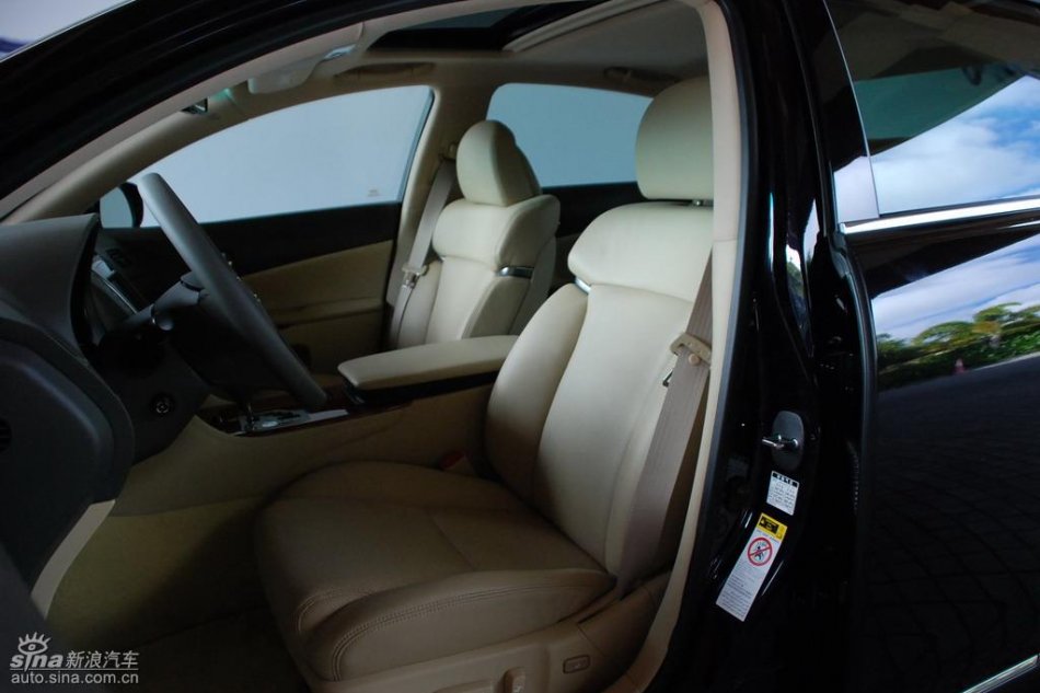 雷克萨斯GS450h内饰实拍图