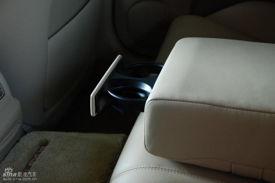 雷克萨斯GS450h内饰实拍图