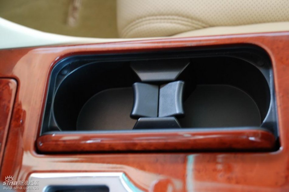 雷克萨斯GS450h内饰实拍图