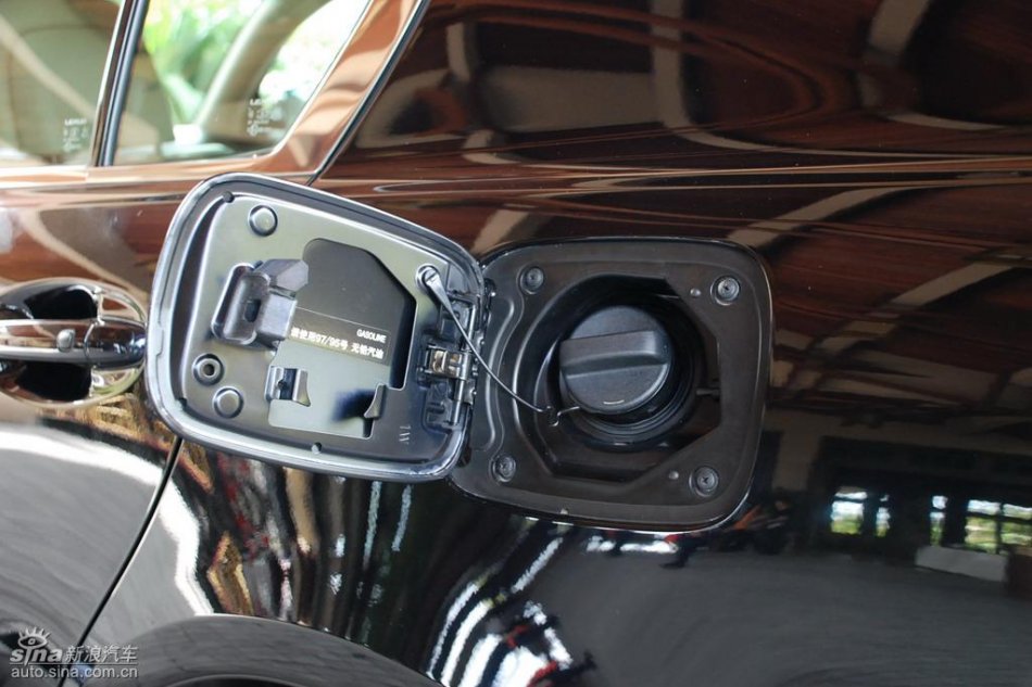 雷克萨斯GS450h内饰实拍图