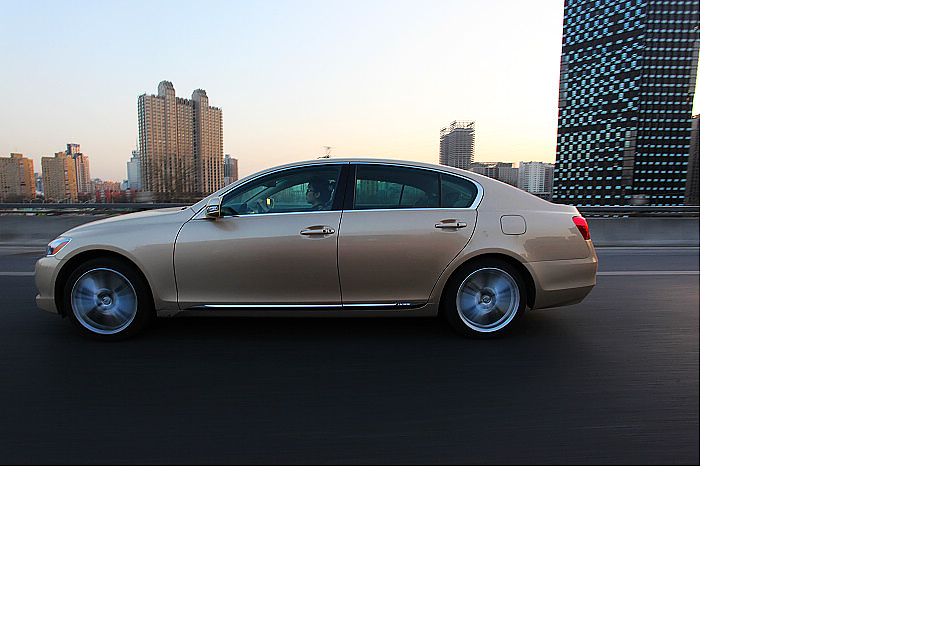 雷克萨斯GS450h动态外观图片