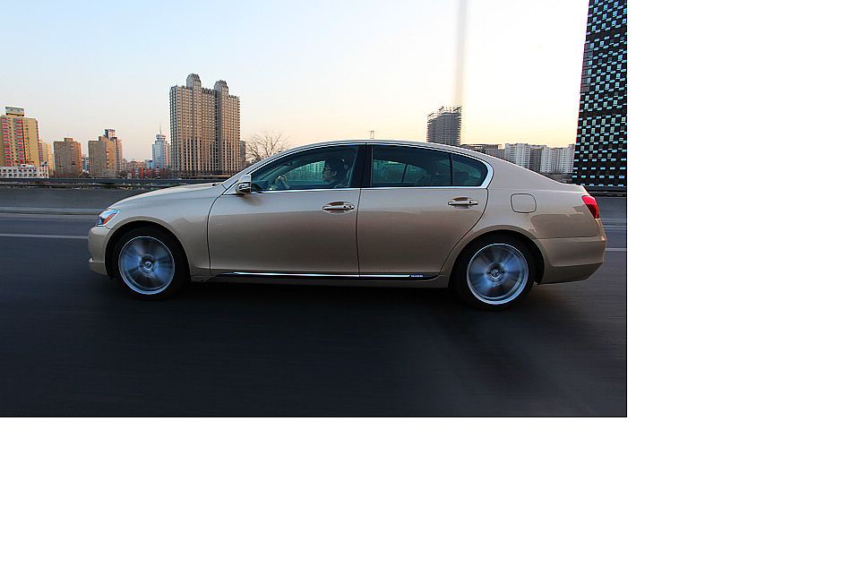 雷克萨斯GS450h动态外观图片