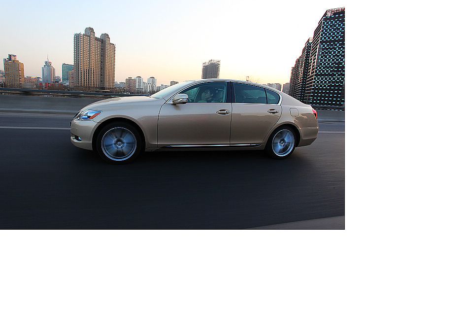 雷克萨斯GS450h动态外观图片