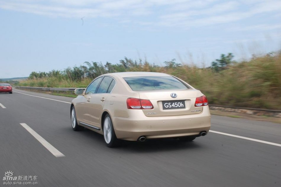 雷克萨斯GS450h动态实拍