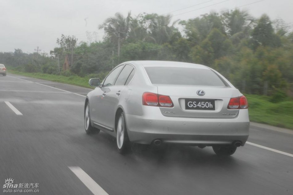 雷克萨斯GS450h动态实拍