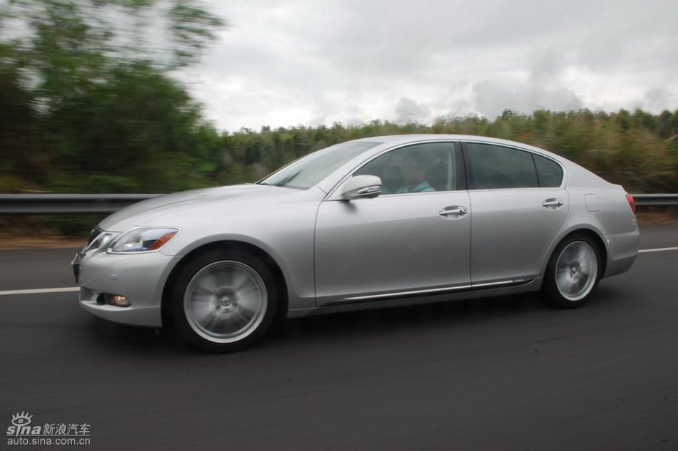 雷克萨斯GS450h动态实拍