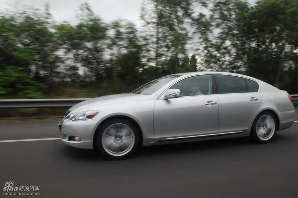 雷克萨斯GS450h动态实拍