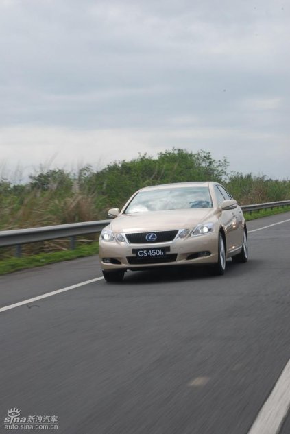 雷克萨斯GS450h动态实拍
