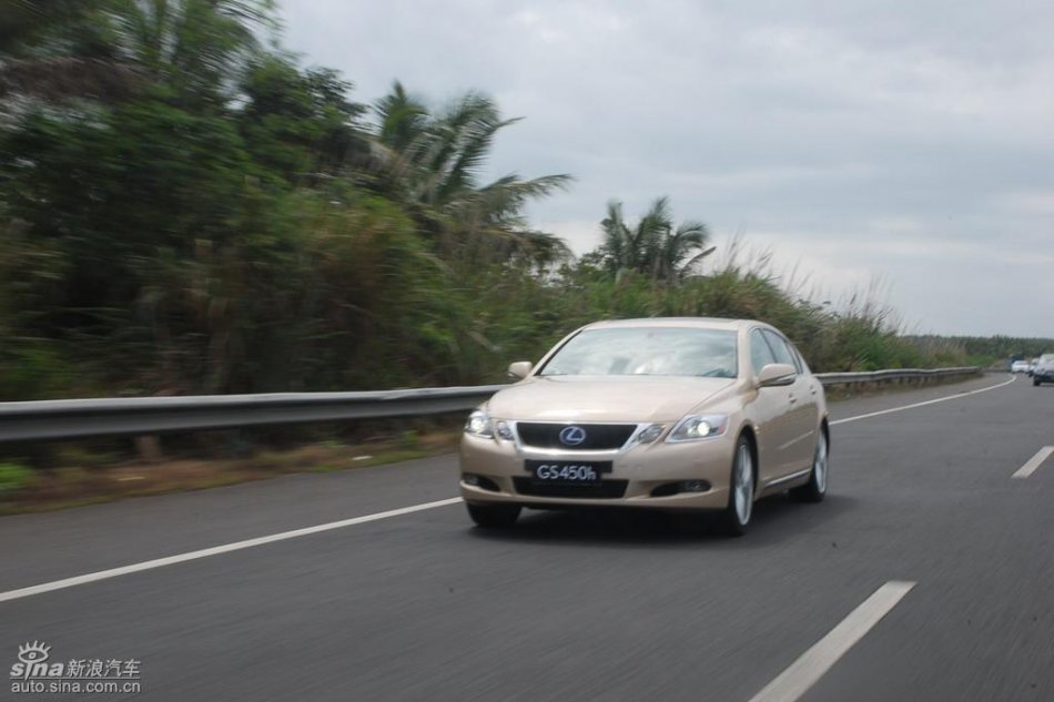雷克萨斯GS450h动态实拍