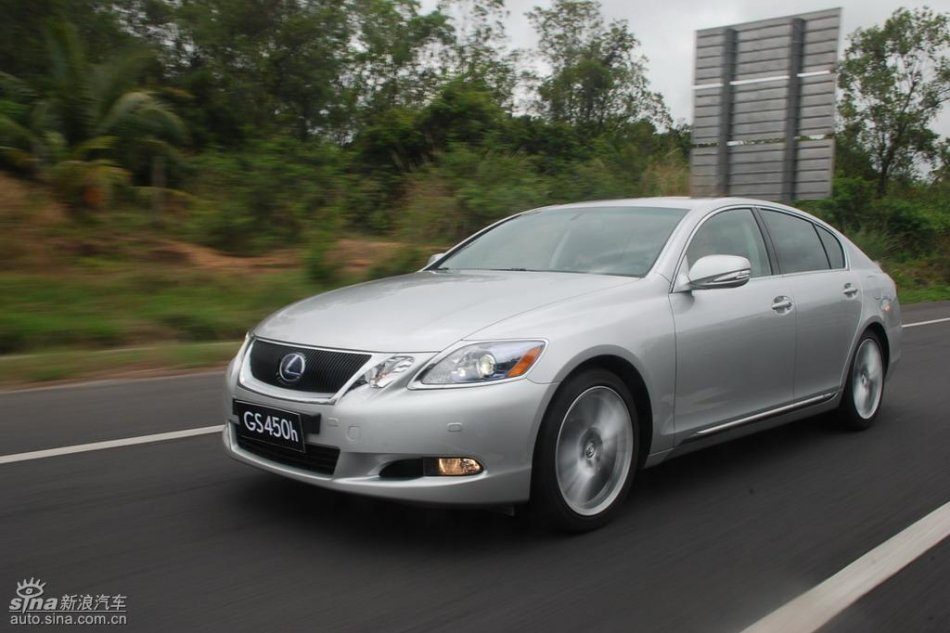 雷克萨斯GS450h动态实拍
