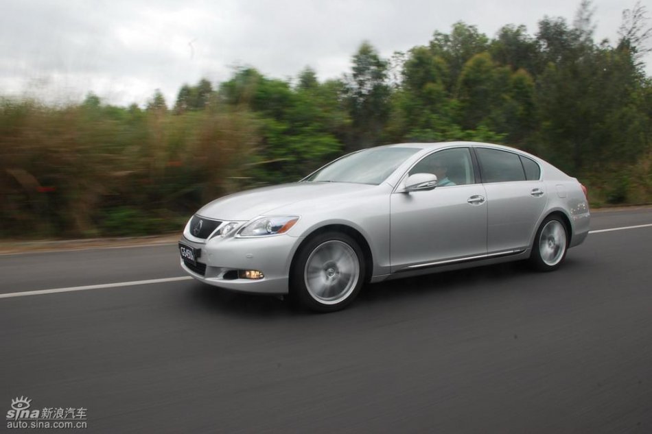 雷克萨斯GS450h动态实拍