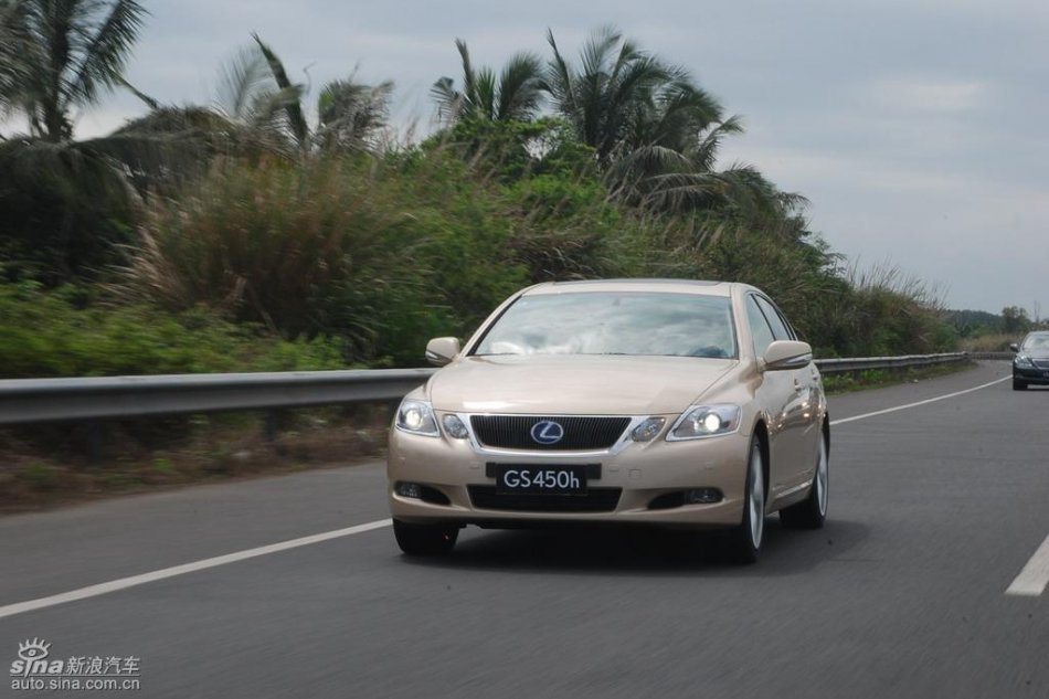 雷克萨斯GS450h动态实拍