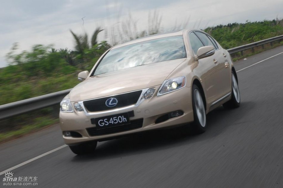 雷克萨斯GS450h动态实拍