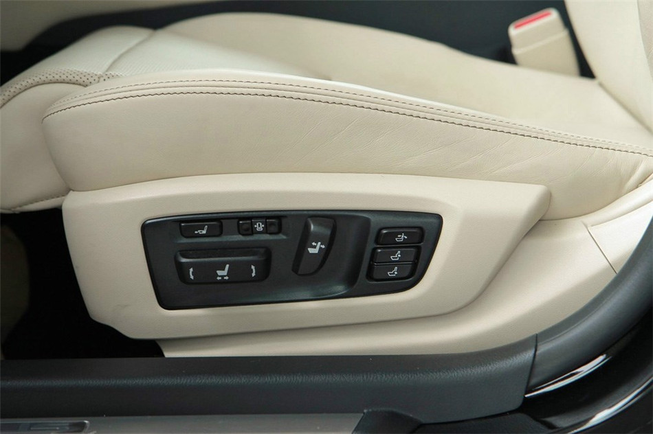 雷克萨斯GS250 2012款 2.5L AT 空间