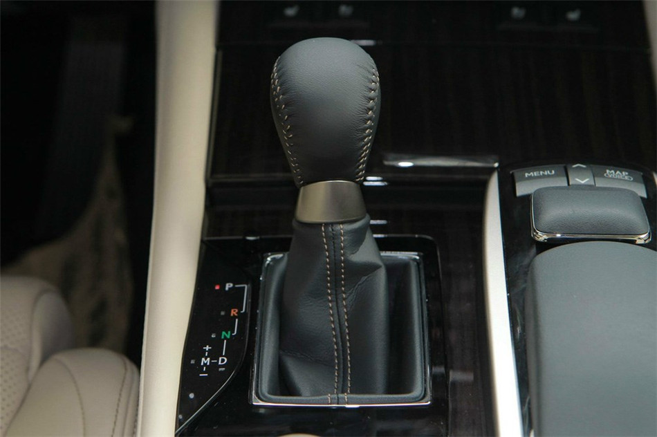 雷克萨斯GS250 2012款 2.5L AT 内饰