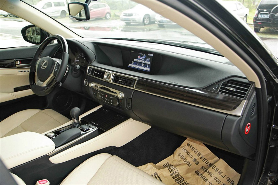 雷克萨斯GS250 2012款 2.5L AT 内饰