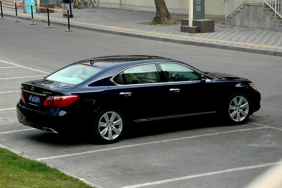 LEXUSLS600hl