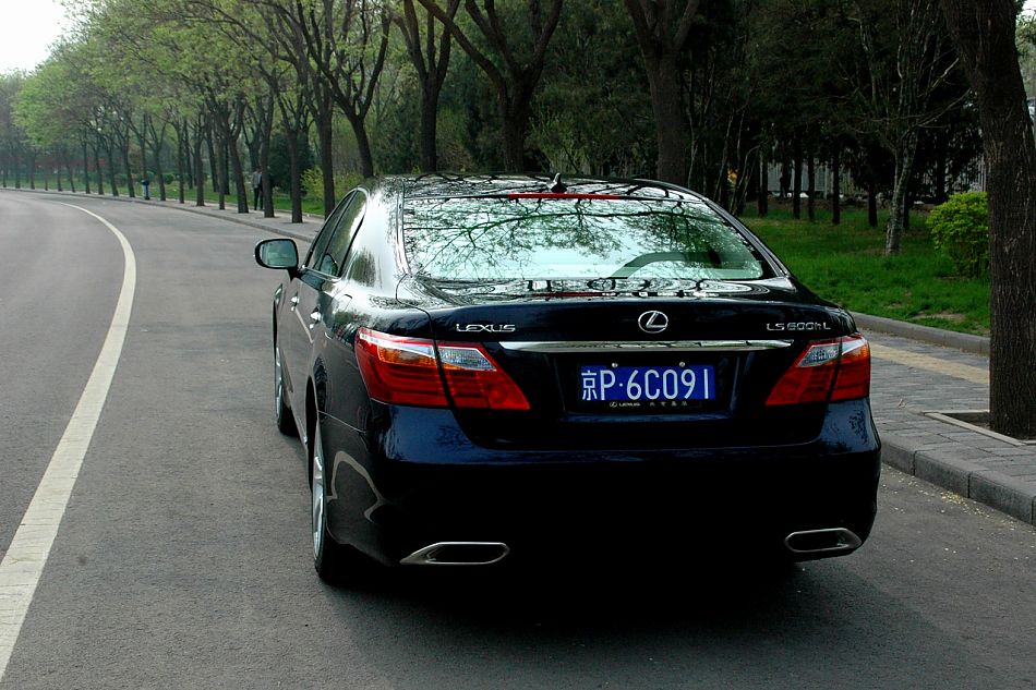 LEXUSLS600hl