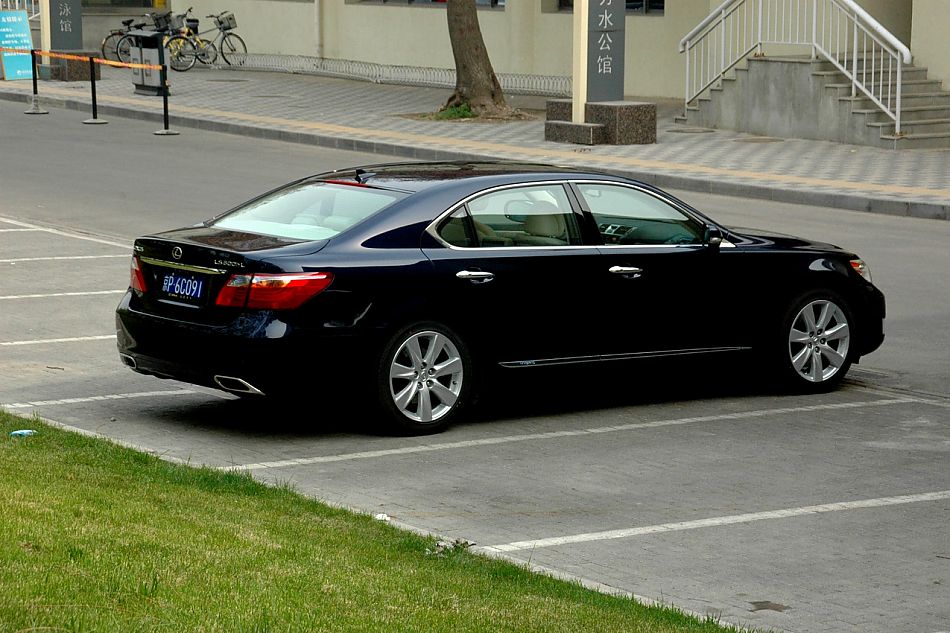 LEXUSLS600hl