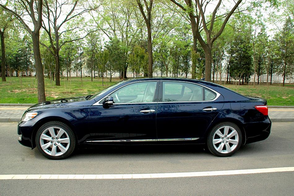 LEXUSLS600hl
