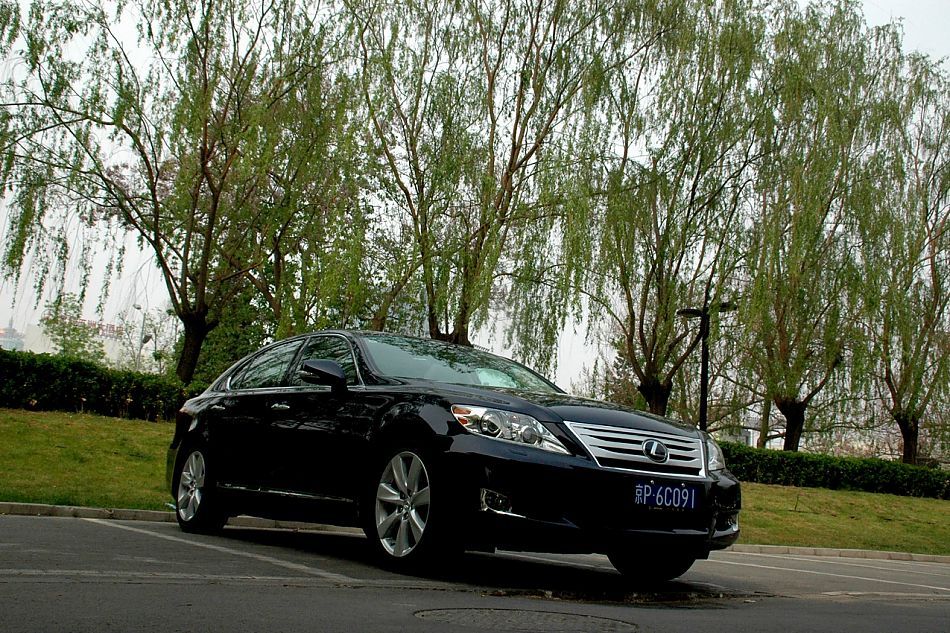 LEXUSLS600hl