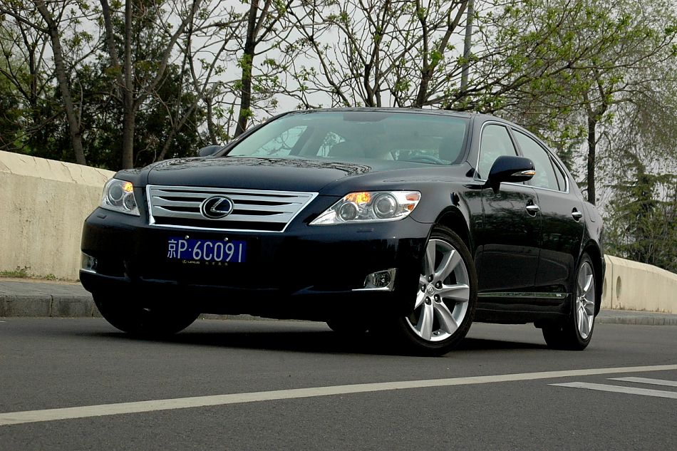LEXUSLS600hl