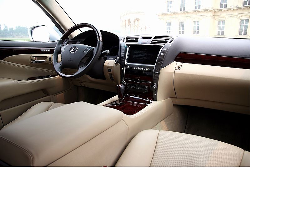 LS460L内饰图片