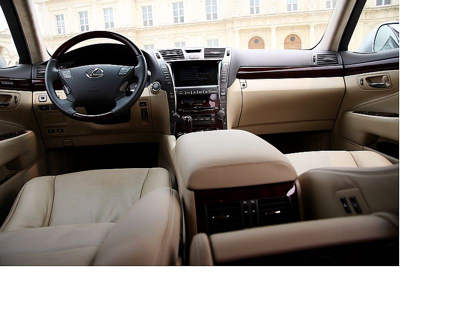 LS460L内饰图片