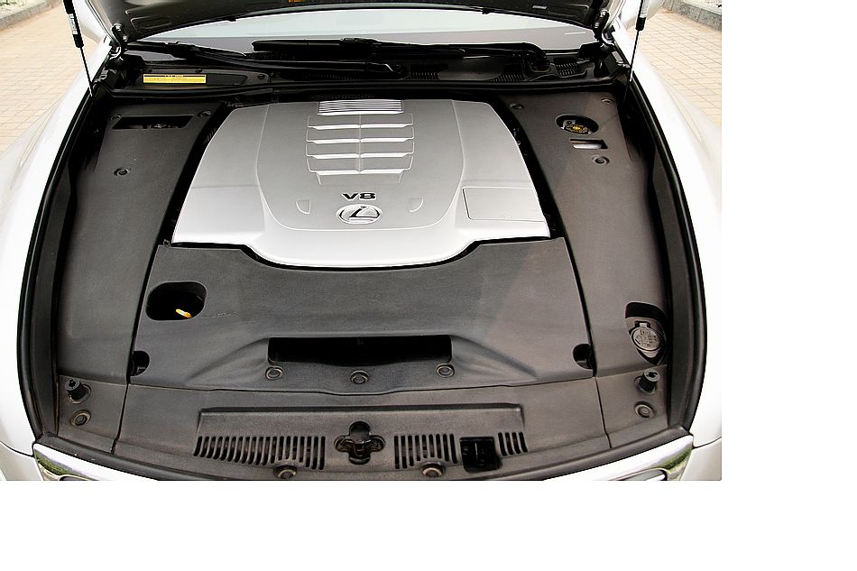 LS460L引擎图片