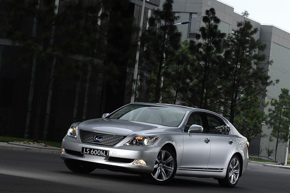 LS600hL