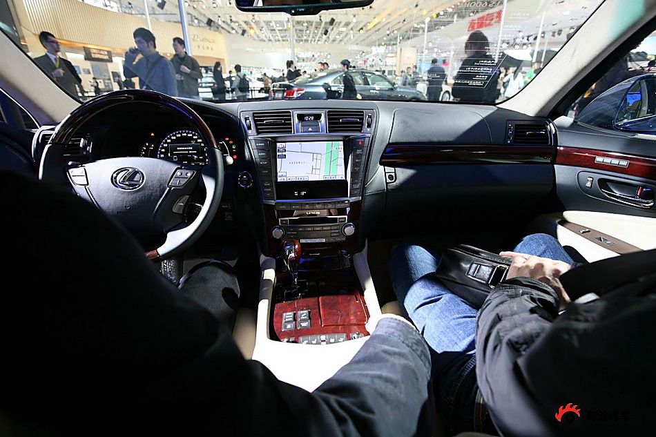 雷克萨斯LS600HL