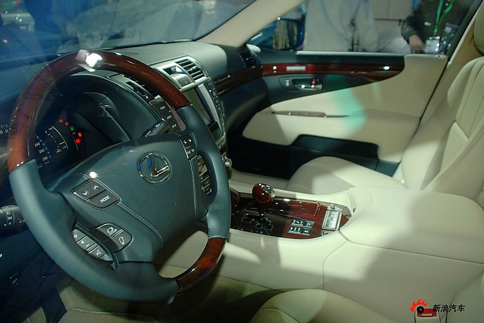 雷克萨斯LS600HL