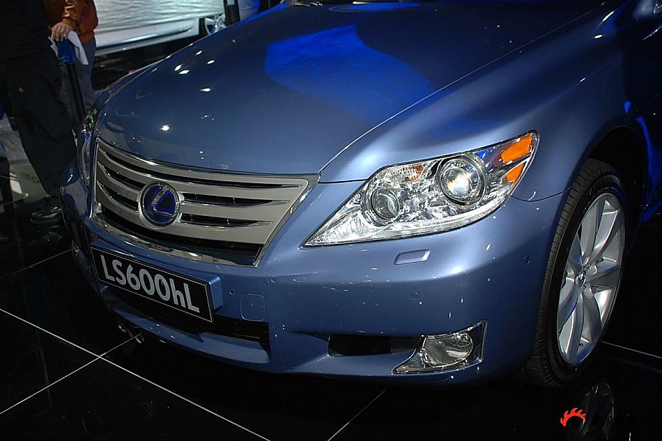 雷克萨斯LS600HL