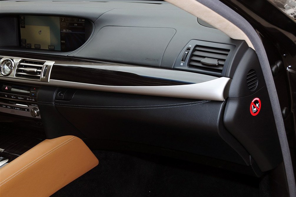 雷克萨斯LS 2013款 600hL 内饰