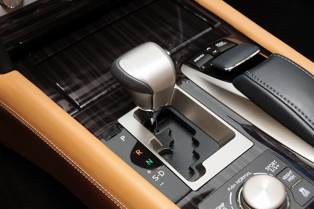 雷克萨斯LS 2013款 600hL 内饰