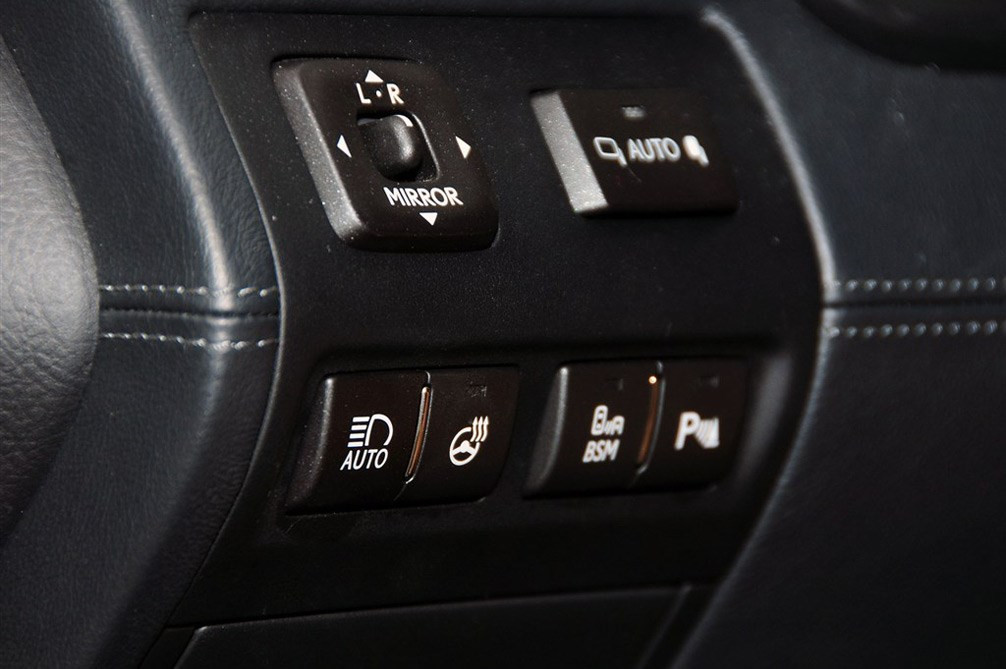 雷克萨斯LS 2013款 600hL 内饰