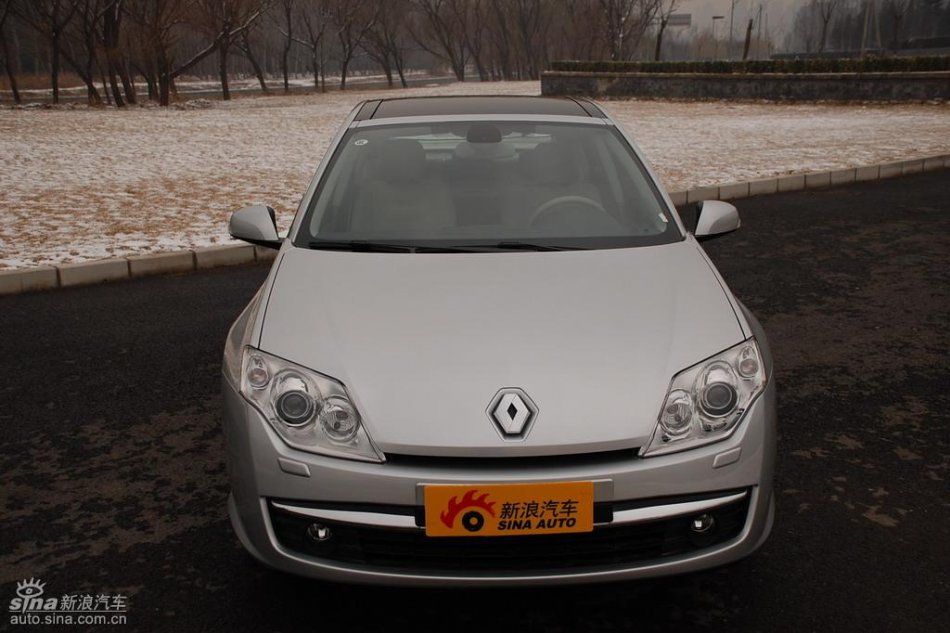 雷诺拉古娜外观实拍图