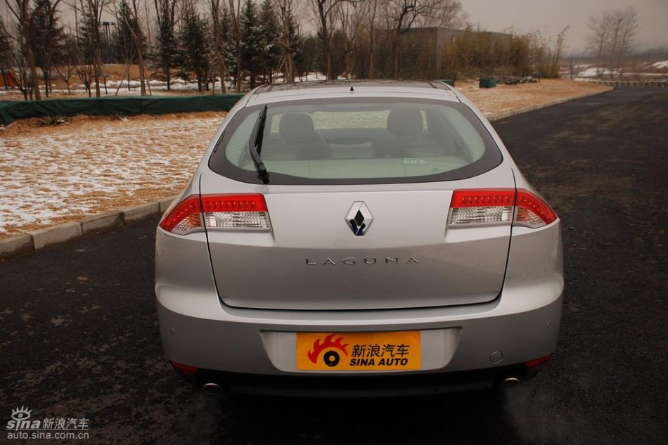 雷诺拉古娜外观实拍图