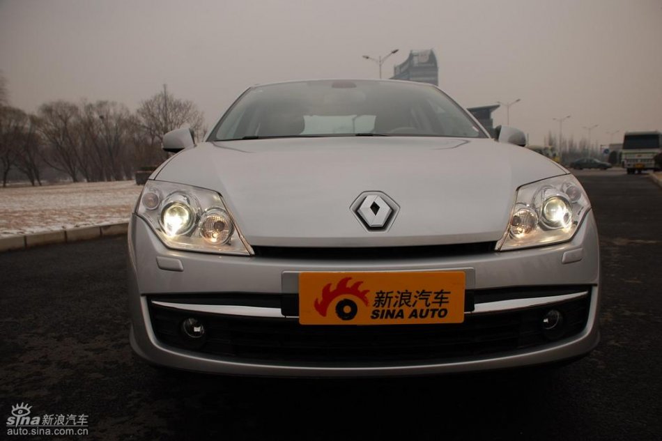 雷诺拉古娜外观实拍图