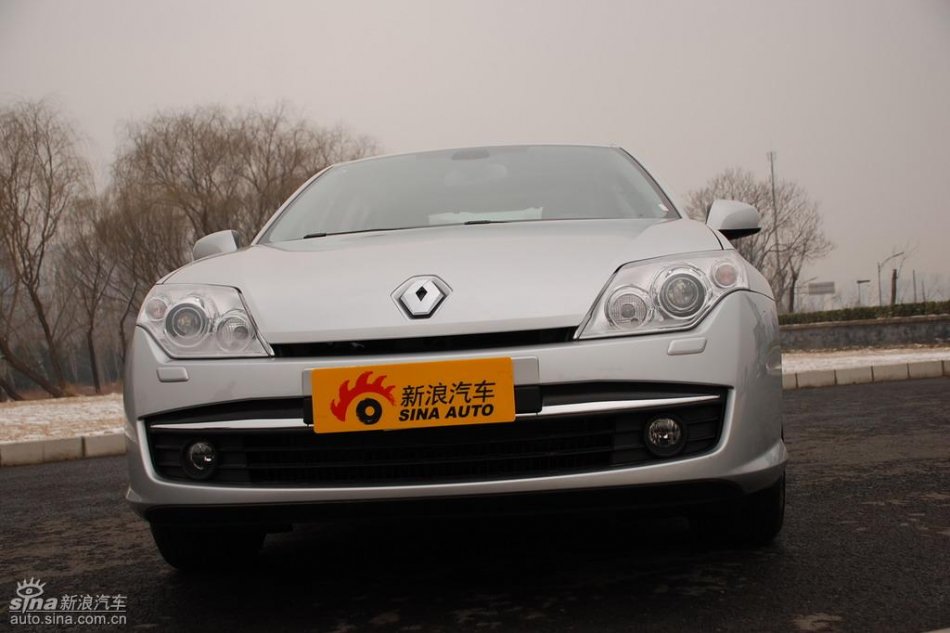 雷诺拉古娜外观实拍图