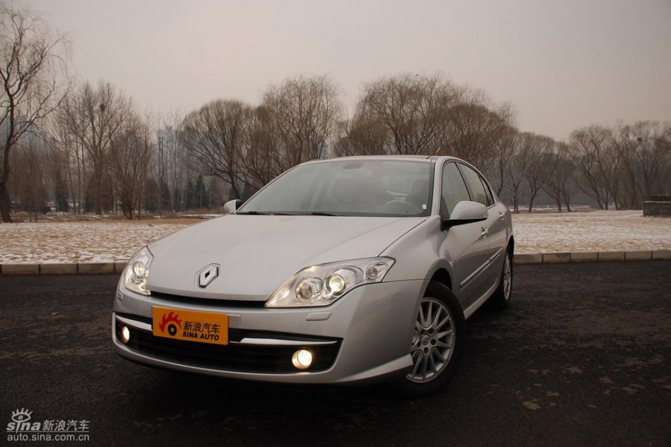 雷诺拉古娜外观实拍图