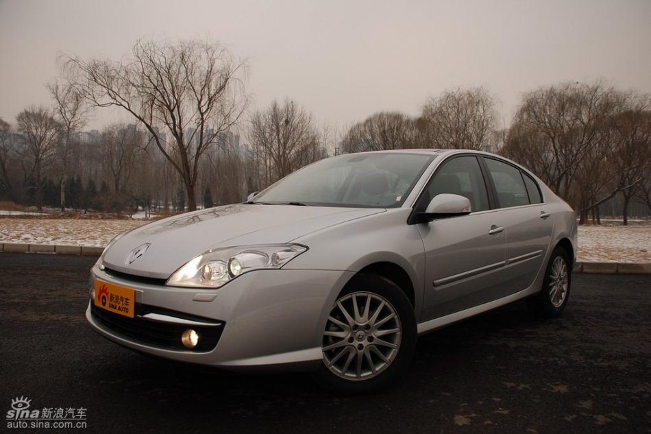 雷诺拉古娜外观实拍图