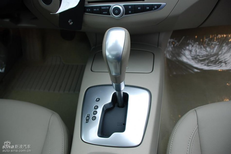 雷诺拉古娜内饰实拍图