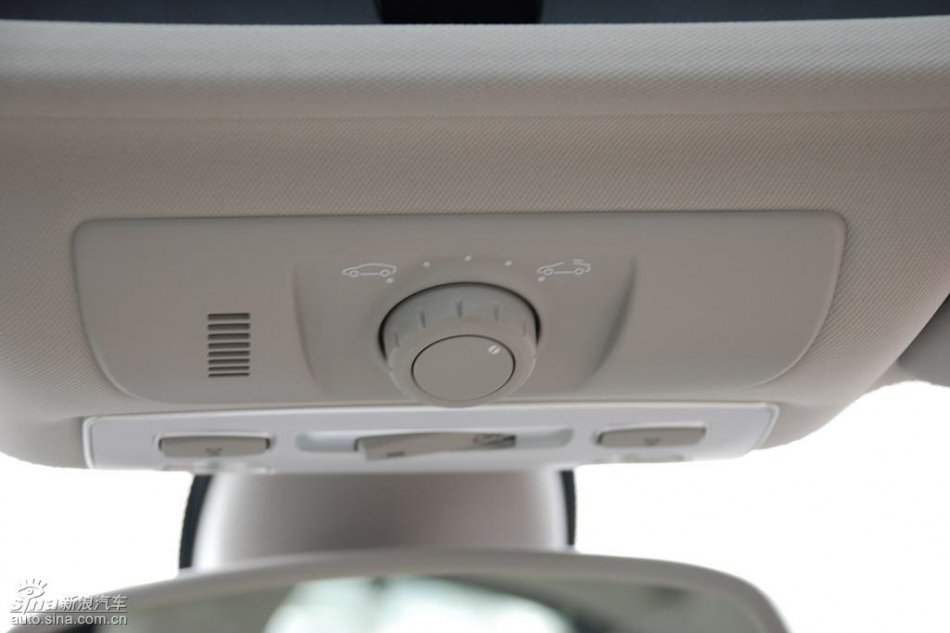 雷诺拉古娜内饰实拍图