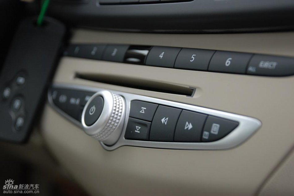 雷诺拉古娜内饰实拍图