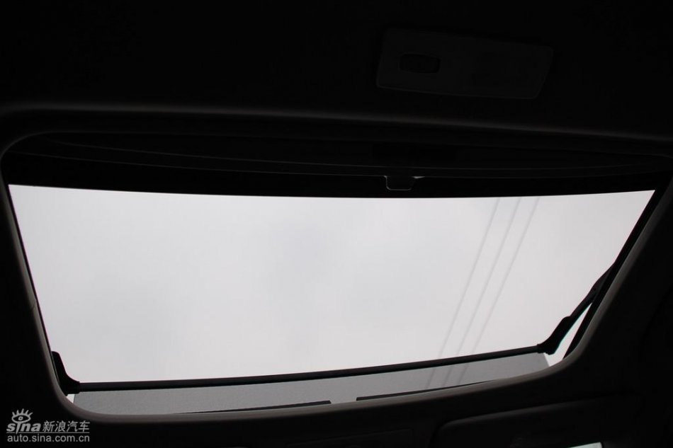 雷诺拉古娜内饰实拍图