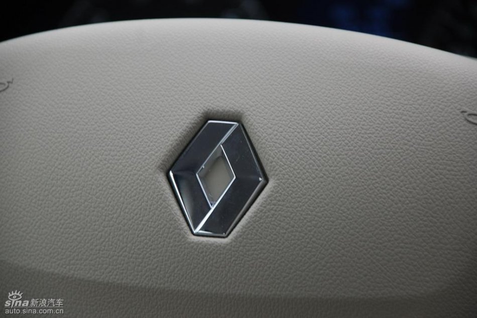 雷诺拉古娜内饰实拍图