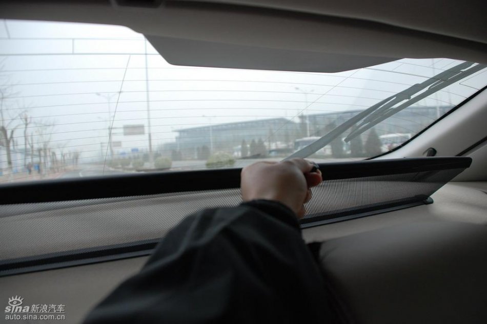 雷诺拉古娜内饰实拍图