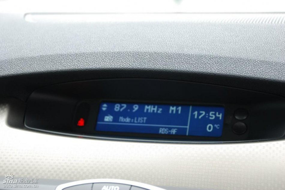 雷诺拉古娜内饰实拍图